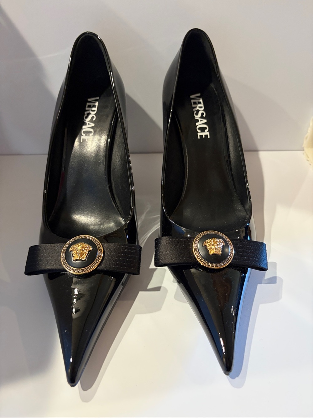 Versace Gianni Ribbon Patent Pumps 85 mm - Size 37